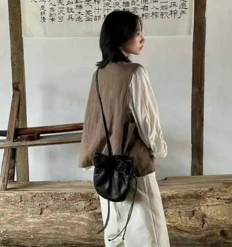 LEMAIRE Glove Purse 深棕色拳套斜挎包