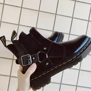 Dr. Martens Wincox Polished Smooth切尔西短靴 扣带款
