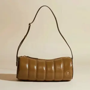 Manu Atelier 圆筒箭头棕色腋下包