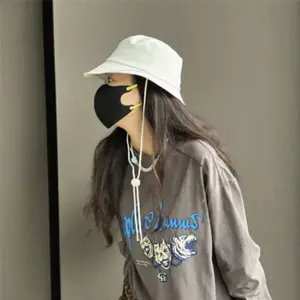 Lululemon Wide-Brim系带遮阳帽