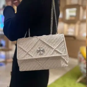 Tory Burch Kira Diamond Woven小号白色编织链条包