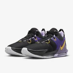 Nike Men's LeBron Witness 7 Basketball Shoes