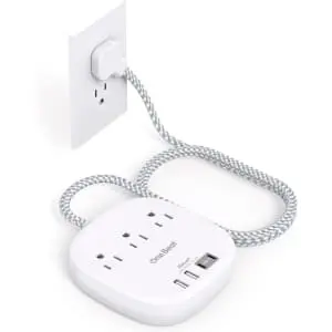One Beat Flat Plug Power Strip w/ Braided Cord