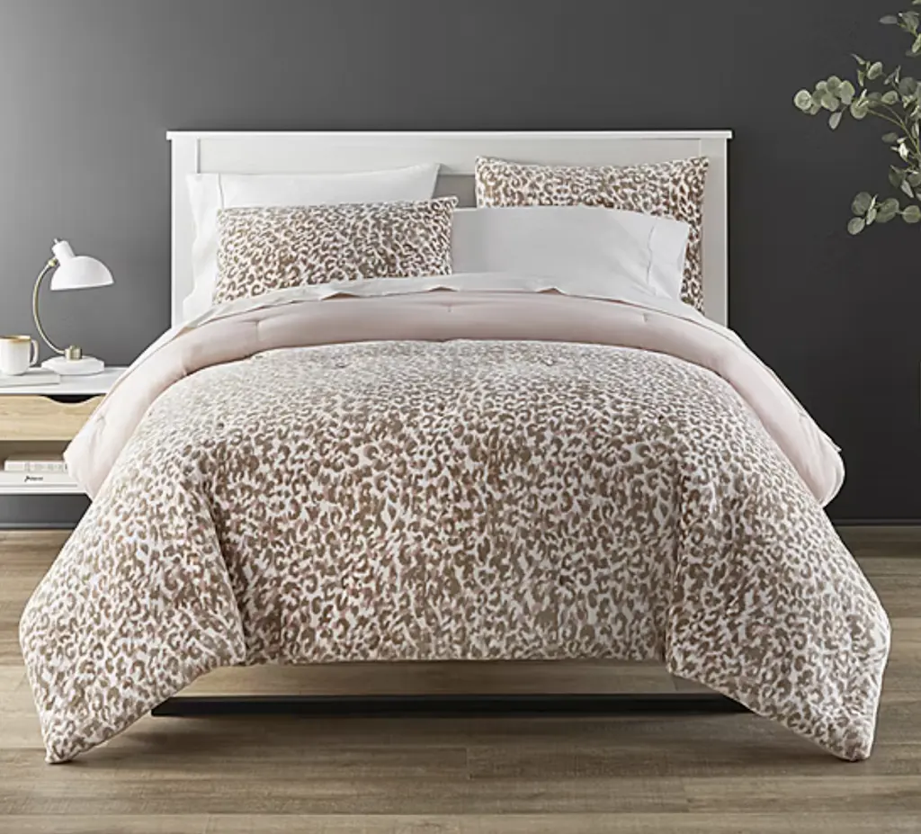 Home Expressions Maisey Midweight Reversible Comforter Set