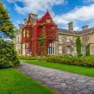 6-Night Ireland Flight, Hotel, and Car Vacation