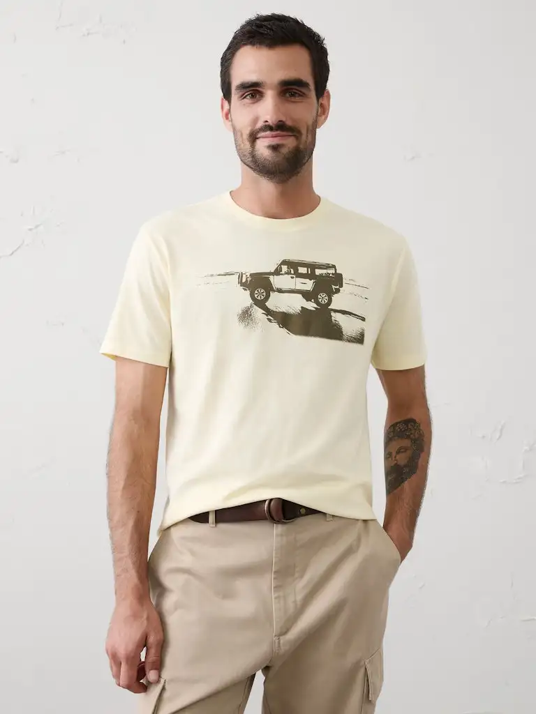 Banana Republic Factory Men's Graphic T-Shirt