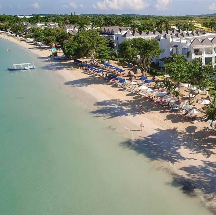 4-Night Negril All-Inclusive Flight and Resort Vacation