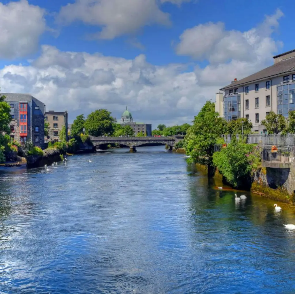 7-Night Ireland Flight, Hotel, and Car Vacation