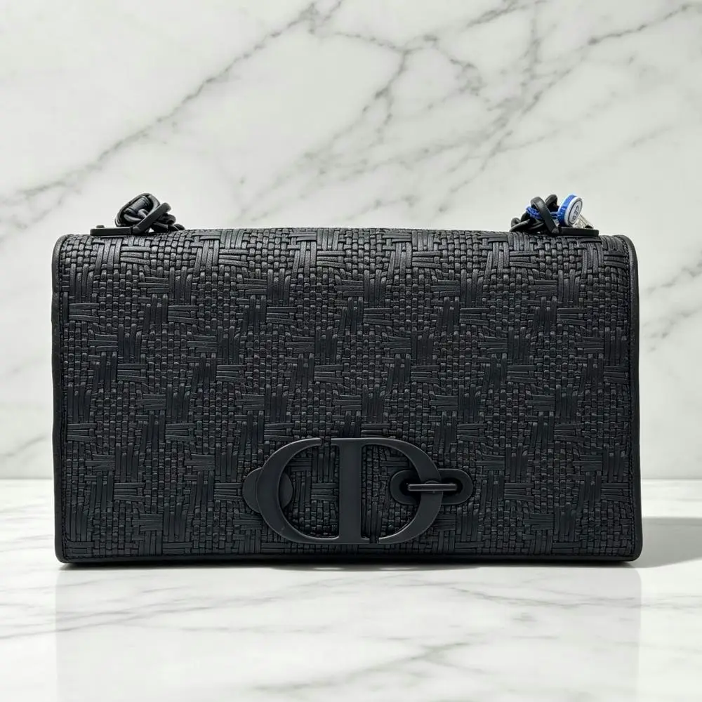 Pre-Owned Luxury Handbag Deals on eBay Live