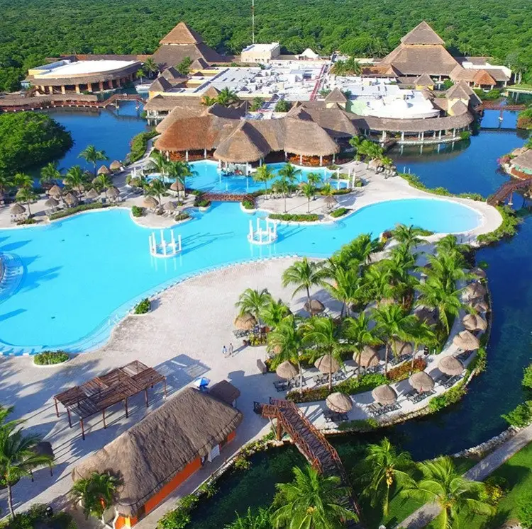 4-Night Riviera Maya All-Inclusive Flight and Resort Vacation