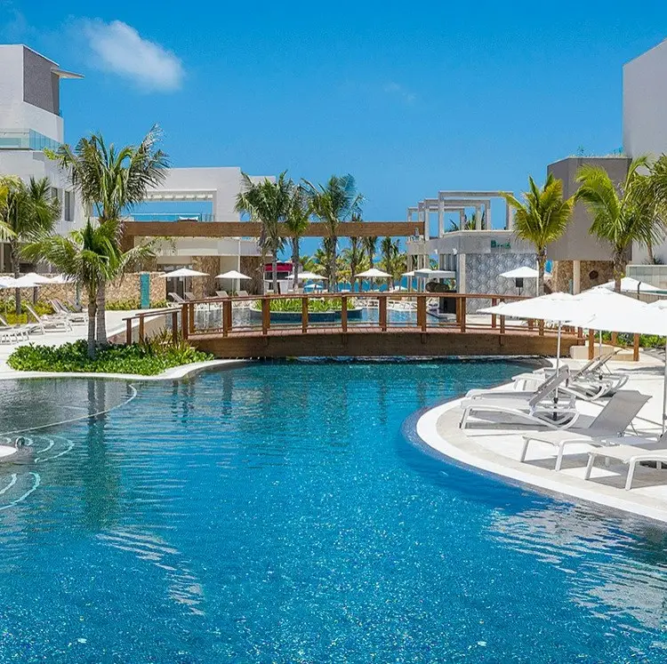 4-Night Costa Mujeres All-Inclusive Flight and Resort Vacation