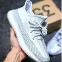 Yeezy Boost 350 V2 "Cloud White" 冰蓝侧透即将发售 