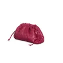 BOTTEGA VENETA “THE MINI INTRECCIATO”皮革手拿包