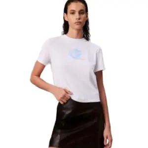 Calvin Klein：全场订单满$100立享8折