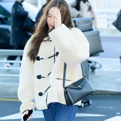 郑秀晶同款！TOTEME 牛角扣外套