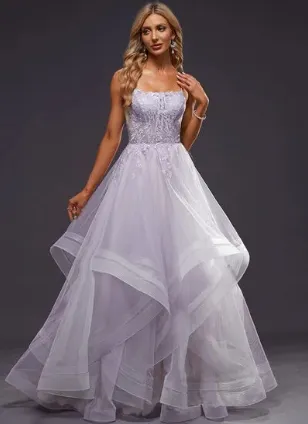 刺绣多层薄纱晚礼服