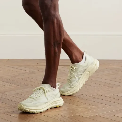 HOKA Mafate Speed 4 Lite 奶油白运动鞋