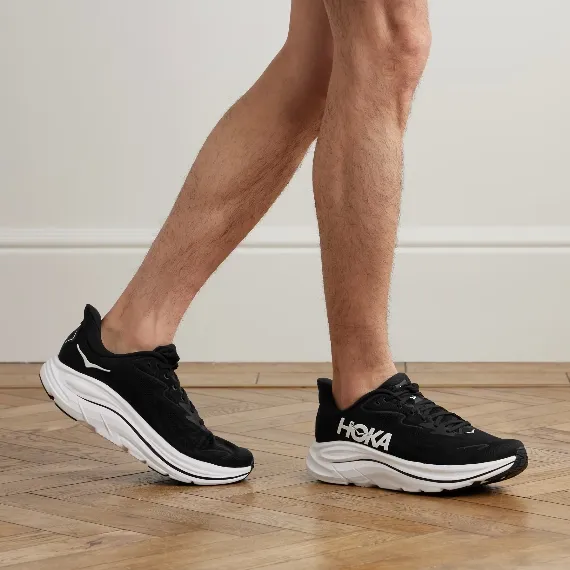 US8码！HOKA Clifton 10 黑色运动鞋