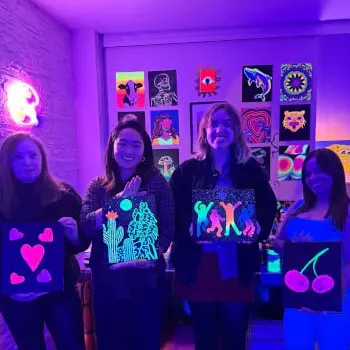 Class Bento UK: Save £10 OFF Bottomless Neon Sip and Paint Class