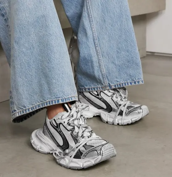 Balenciaga 直达>>>