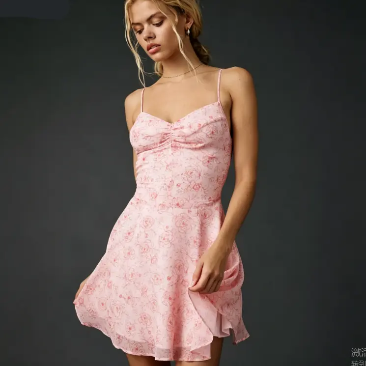 UO 迷你雪纺连衣短裙