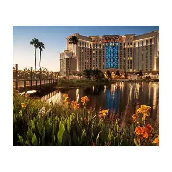 Undercover Tourist: Save Up to 35% OFF On Select Orders